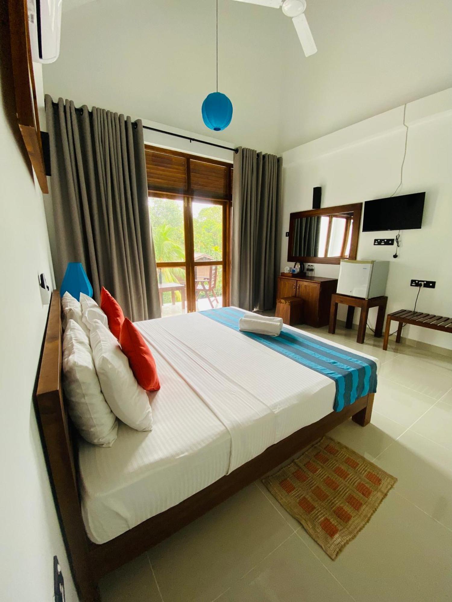 אודוואלאווה Hotel Athgira מראה חיצוני תמונה